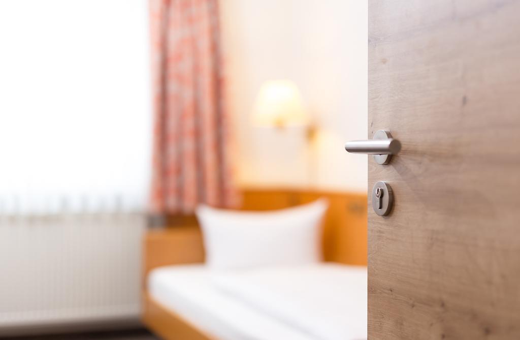 Hotel Pfaelzer Wald Bad Bergzabern Bagian luar foto