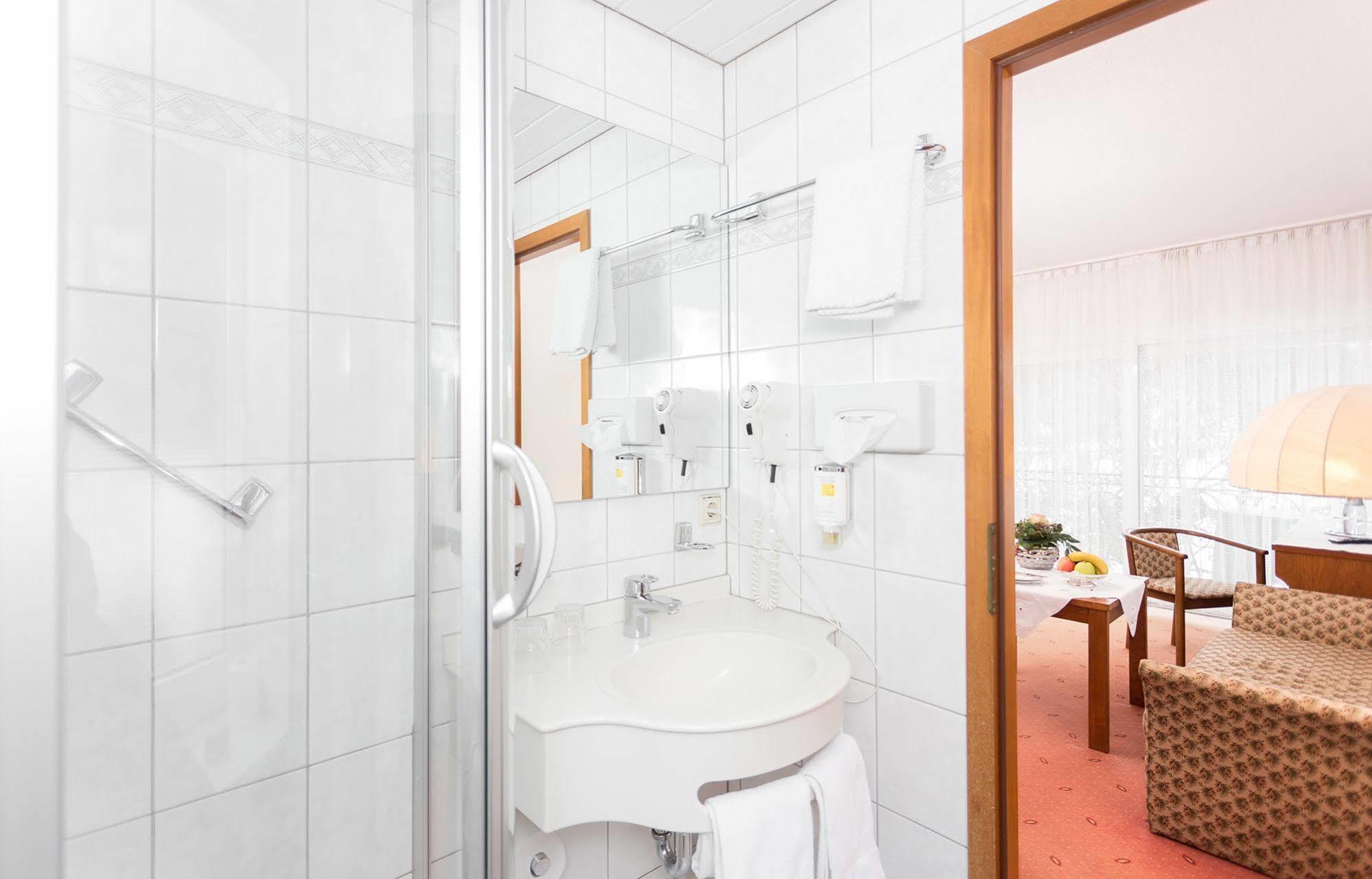 Hotel Pfaelzer Wald Bad Bergzabern Bagian luar foto